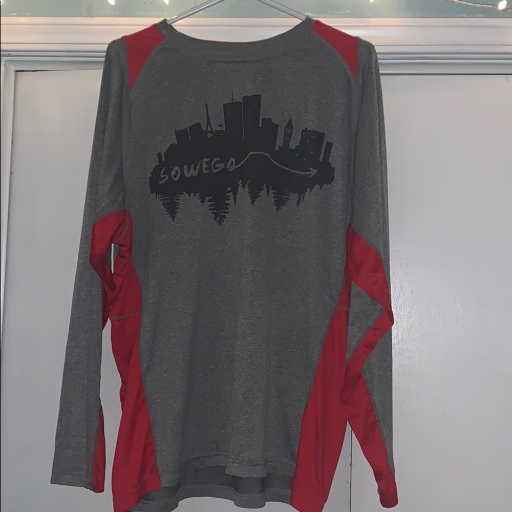 Long sleeve graphic tee